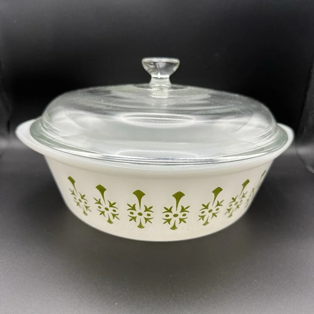 Vintage Mid Century‎ Modern Glasbake Milk Glass Green Pinwheel 2QT Casserole/Lid